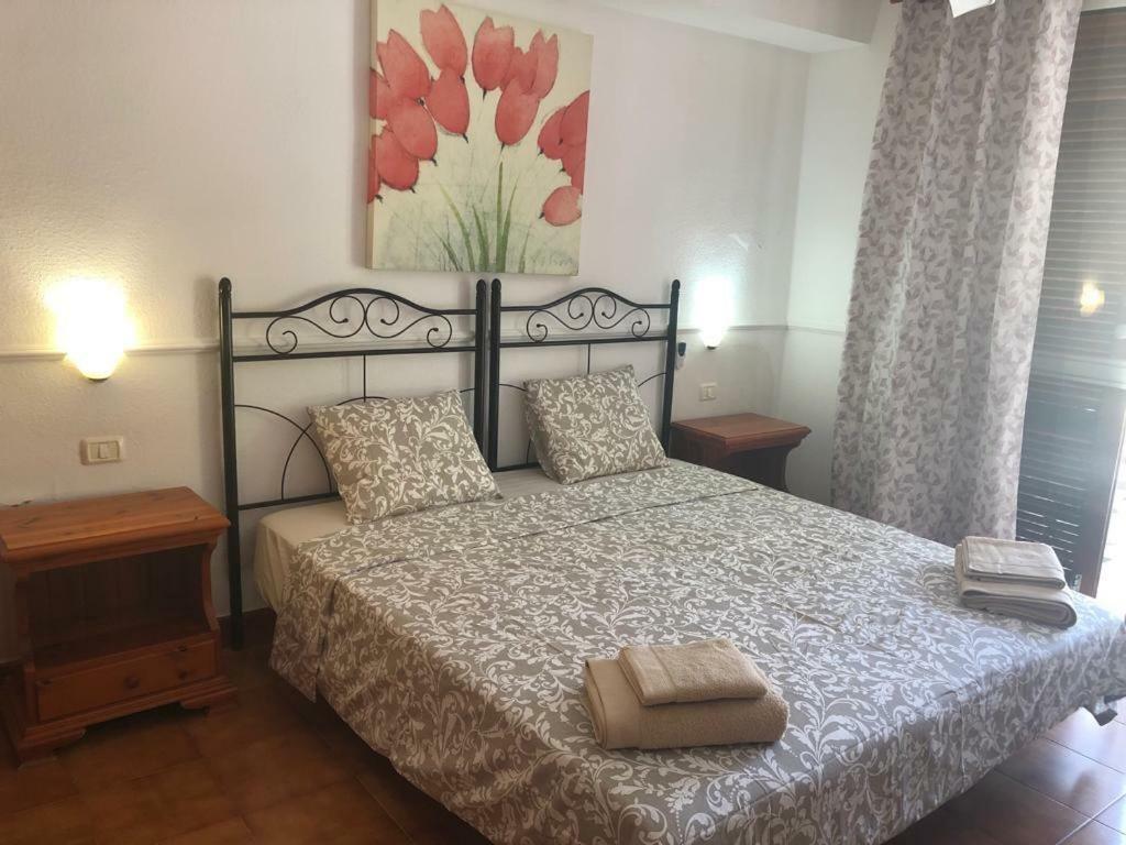 First Line Appartement Arona  Buitenkant foto