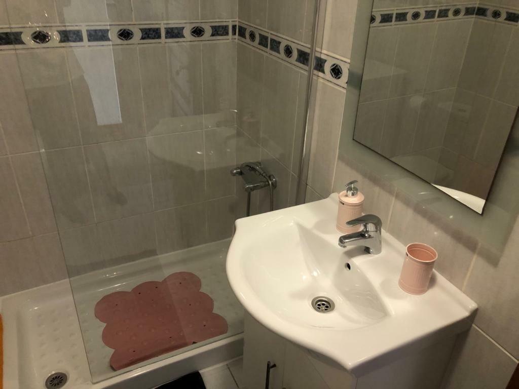 First Line Appartement Arona  Buitenkant foto