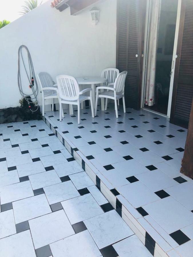 First Line Appartement Arona  Buitenkant foto